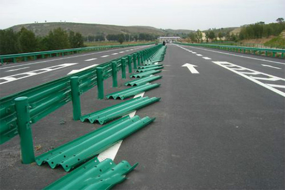 辽源波形护栏的维护与管理确保道路安全的关键步骤